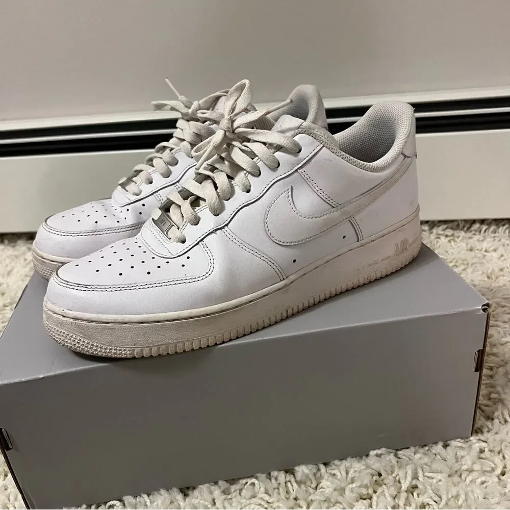 Men’s Nike Air Force 1 Sneakers - Picture 3 of 8